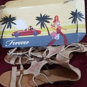 132226 FOREVER 8.5 STRAP BOOTS     strap up boots are in pretty good shape .the